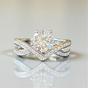 Sterling Silver 1 Carat Moissanite Ring Size 5